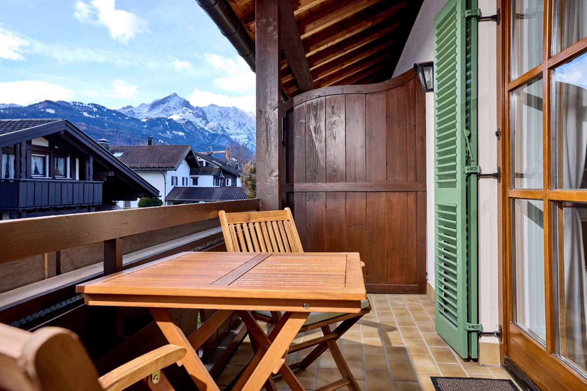 Alpenzauber Apartment Garmisch-Partenkirchen Bagian luar foto